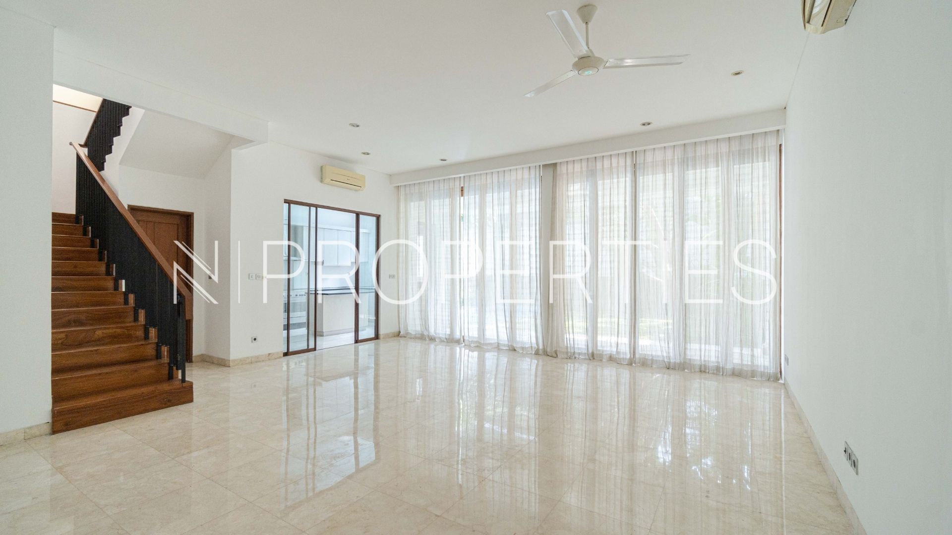 KEMANG SELATAN 11 No 105 – Kav H – Dining Area Premium 5BR Home – Padma Residence Kemang