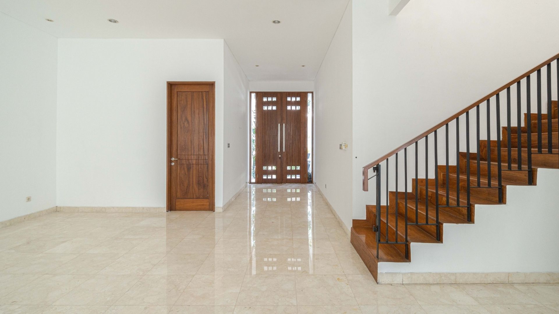 KEMANG SELATAN 11 No 105 – Kav H – Living area Premium 5BR Home – Padma Residence Kemang