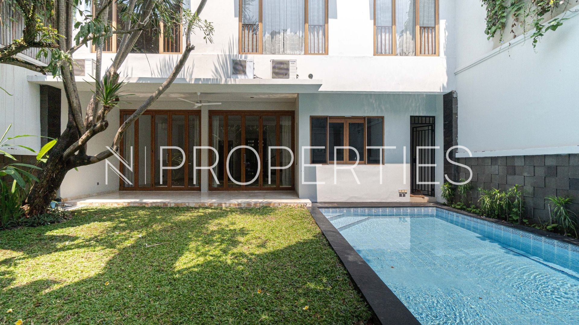 KEMANG SELATAN 11 No 105 – Kav H – Swimmingpool Premium 5BR Home – Padma Residence Kemang