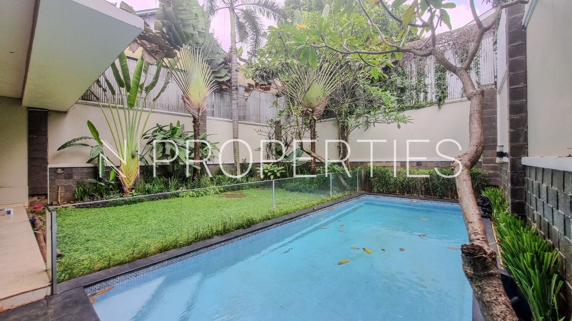 KEMANG SELATAN 11 No 105 – Kav J – Swimmingpool KEMANG SELATAN 11 No 105 - Kav J - Swimmingpool