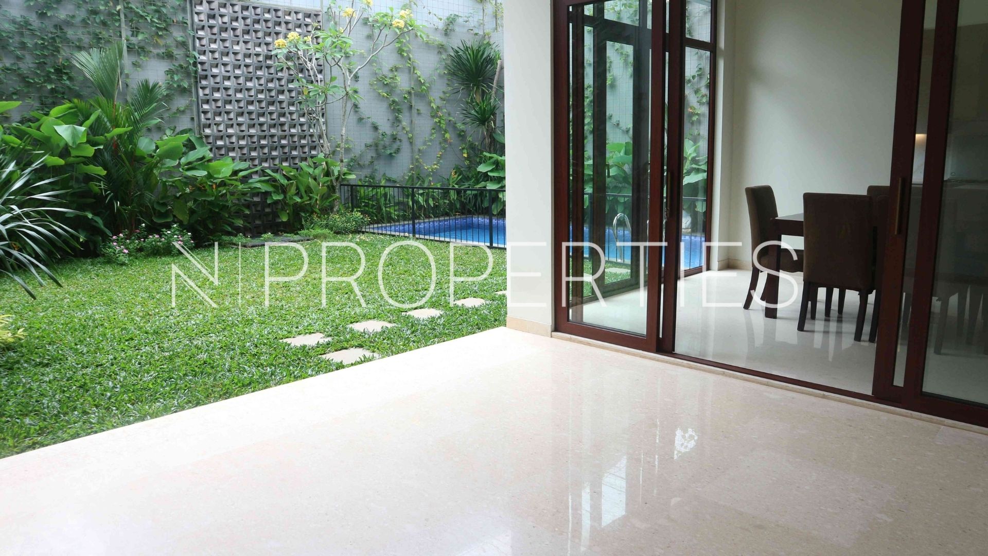 KEMANG SELATAN 1C – NO 2 – Backyard 2 Vasanda Residence Kemang – Spacious 4BR