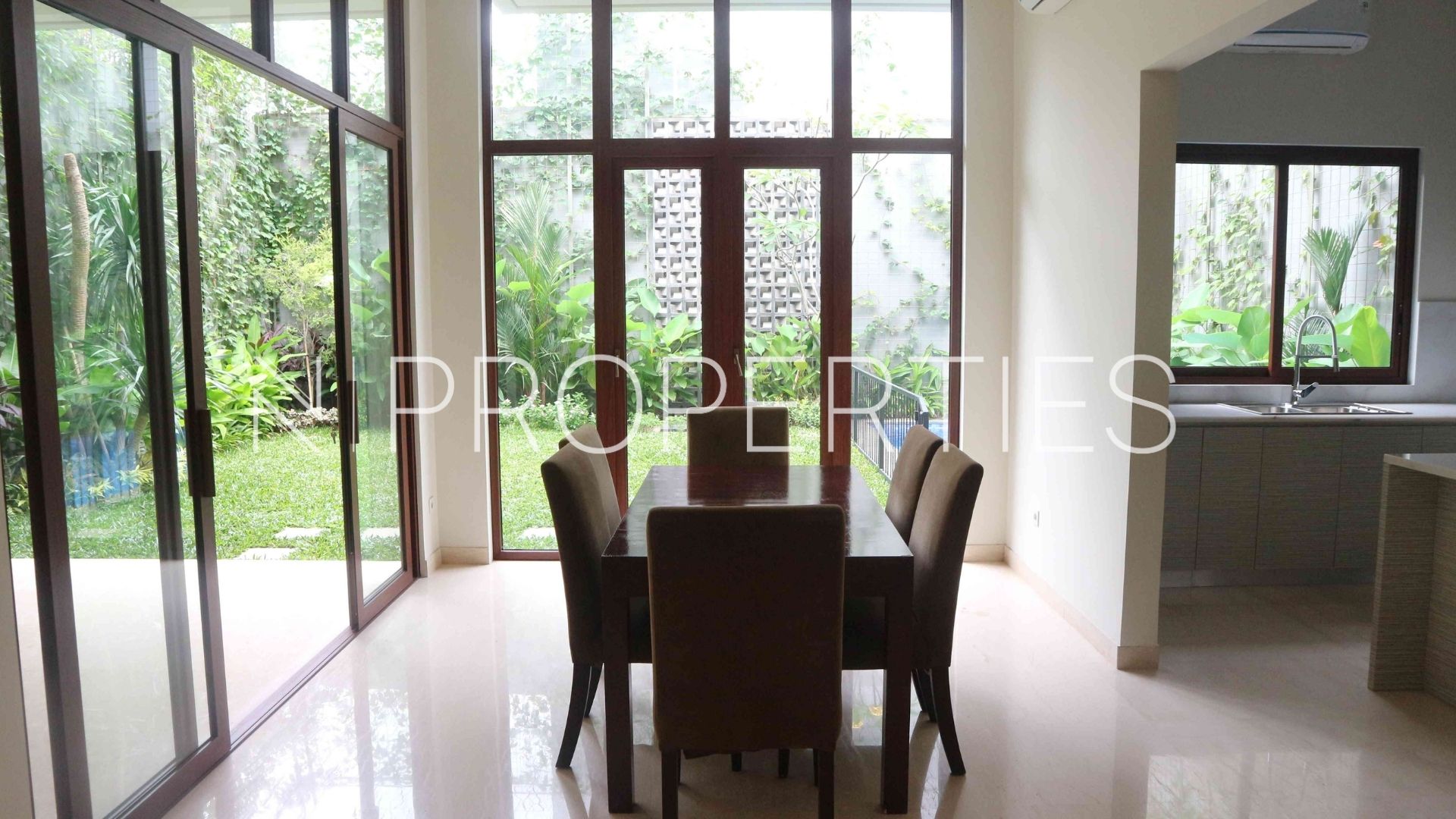 KEMANG SELATAN 1C – NO 2 – Dining Area 2 Vasanda Residence Kemang – Spacious 4BR