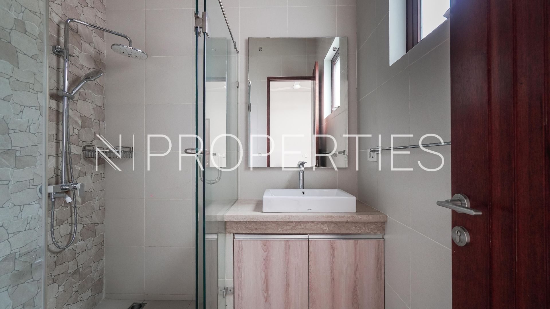 KEMANG SELATAN 1C – NO 2B – Bathroom 2 Vasanda Residence Kemang – Practical 4BR House