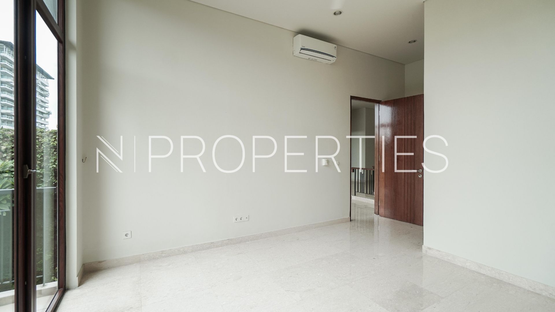 KEMANG SELATAN 1C – NO 2B – Bedroom 1 Vasanda Residence Kemang – Practical 4BR House