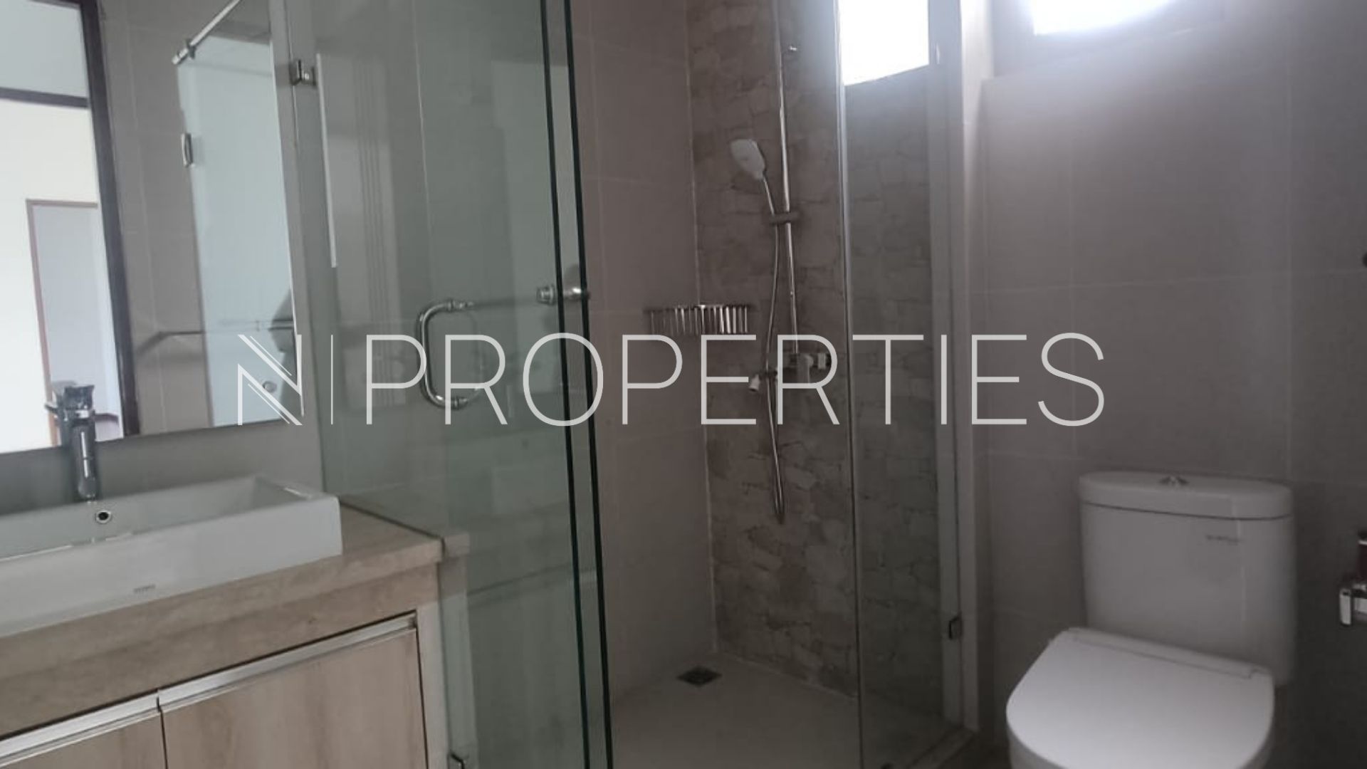 KEMANG SELATAN 1C – NO 2C – Bathroom 2 Vasanda Residence Kemang – Large 5BR House