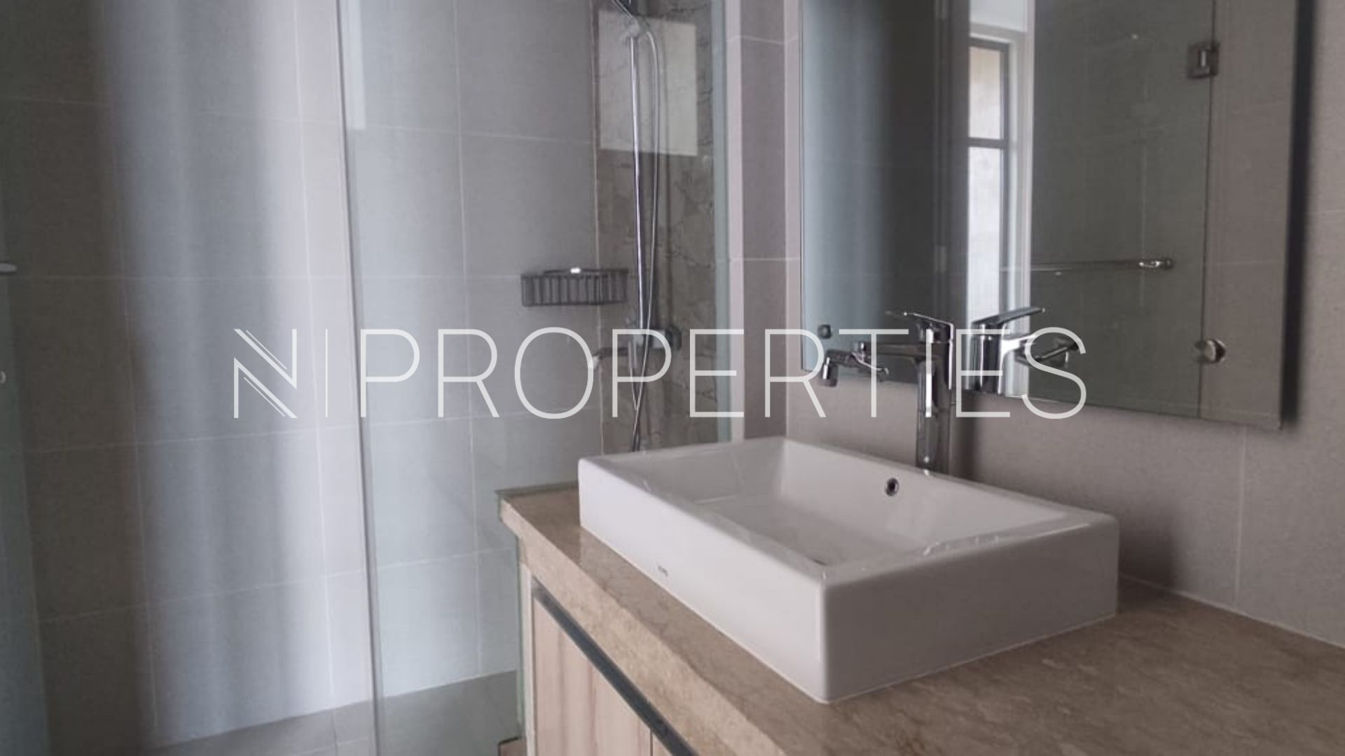 KEMANG SELATAN 1C – NO 2C – Bathroom Vasanda Residence Kemang – Large 5BR House