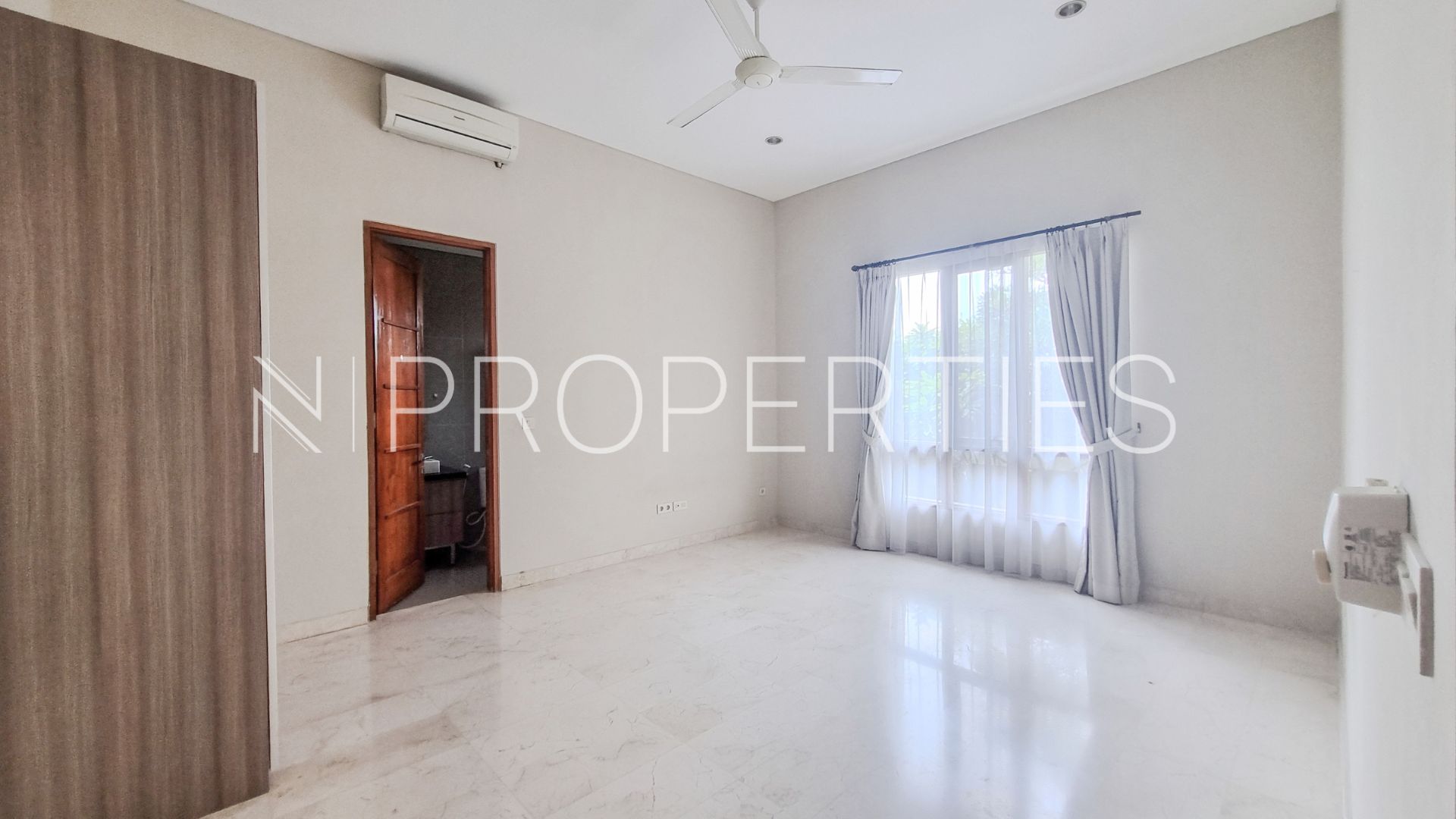 KEMANG TIMUR 9 No. 38 – KAV B – BEDROOM 3 Vishnu Residence Kemang – Well-Proportioned 4BR