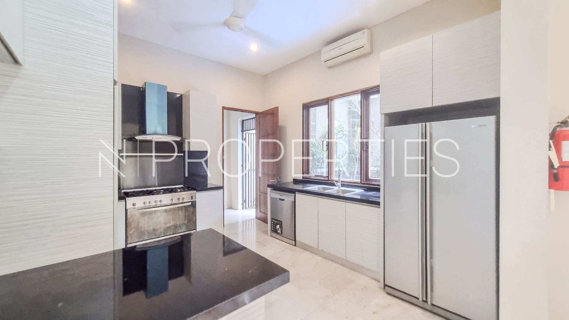 KEMANG TIMUR 9 No. 38 – KAV B – KITCHEN AREA 2 Vishnu Residence Kemang – Well-Proportioned 4BR