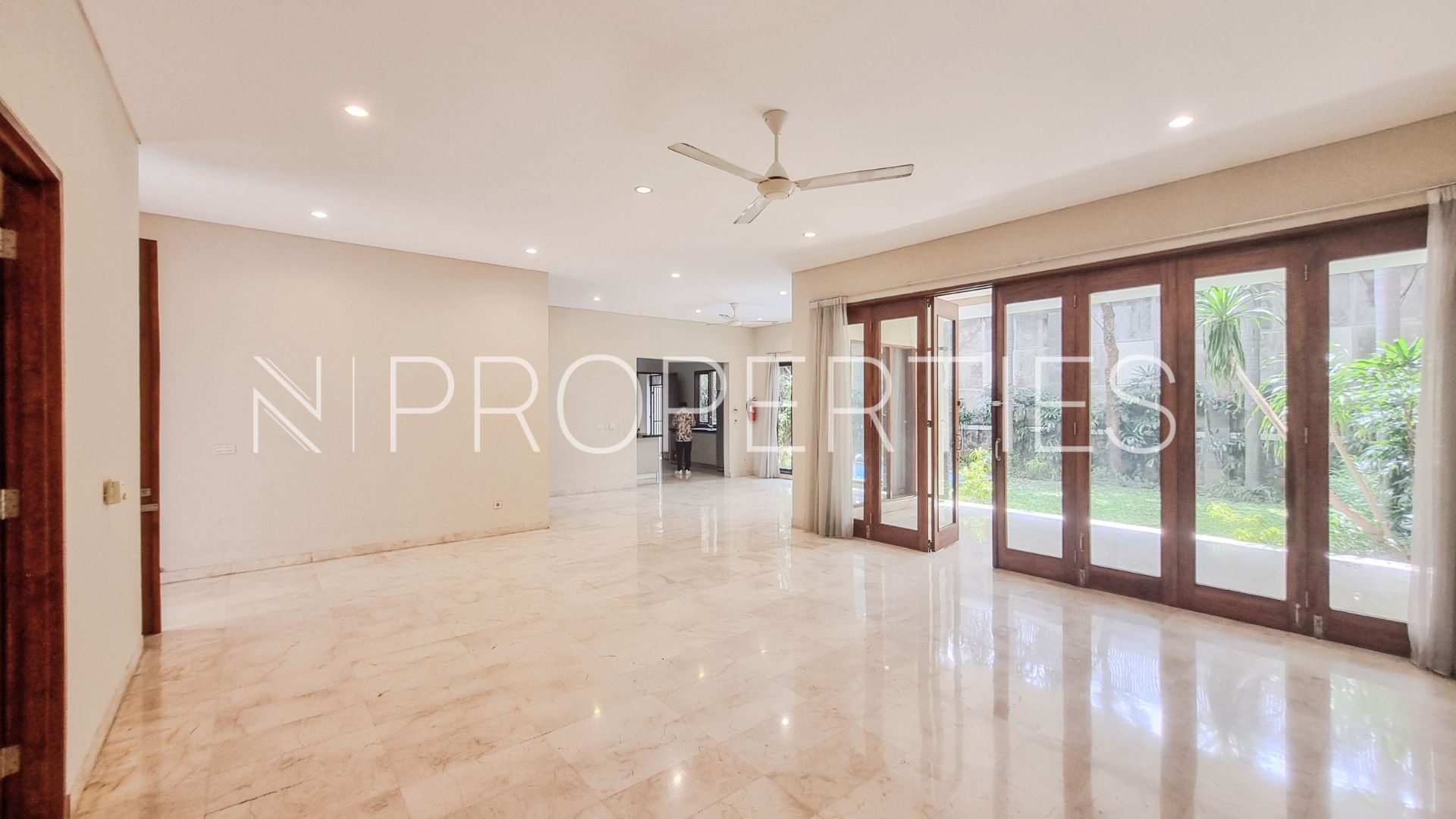 KEMANG TIMUR 9 No. 38 – KAV B – LIVING AREA Vishnu Residence Kemang – Well-Proportioned 4BR