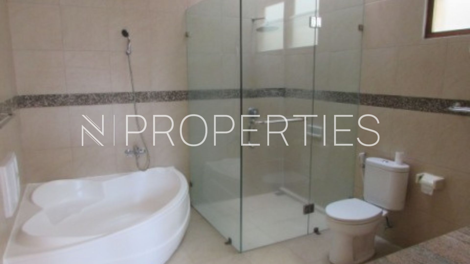 KEMANG TIMUR RAYA NO 50 – Kav A – Bathroom Spacious Modern 4BR House at Kemang