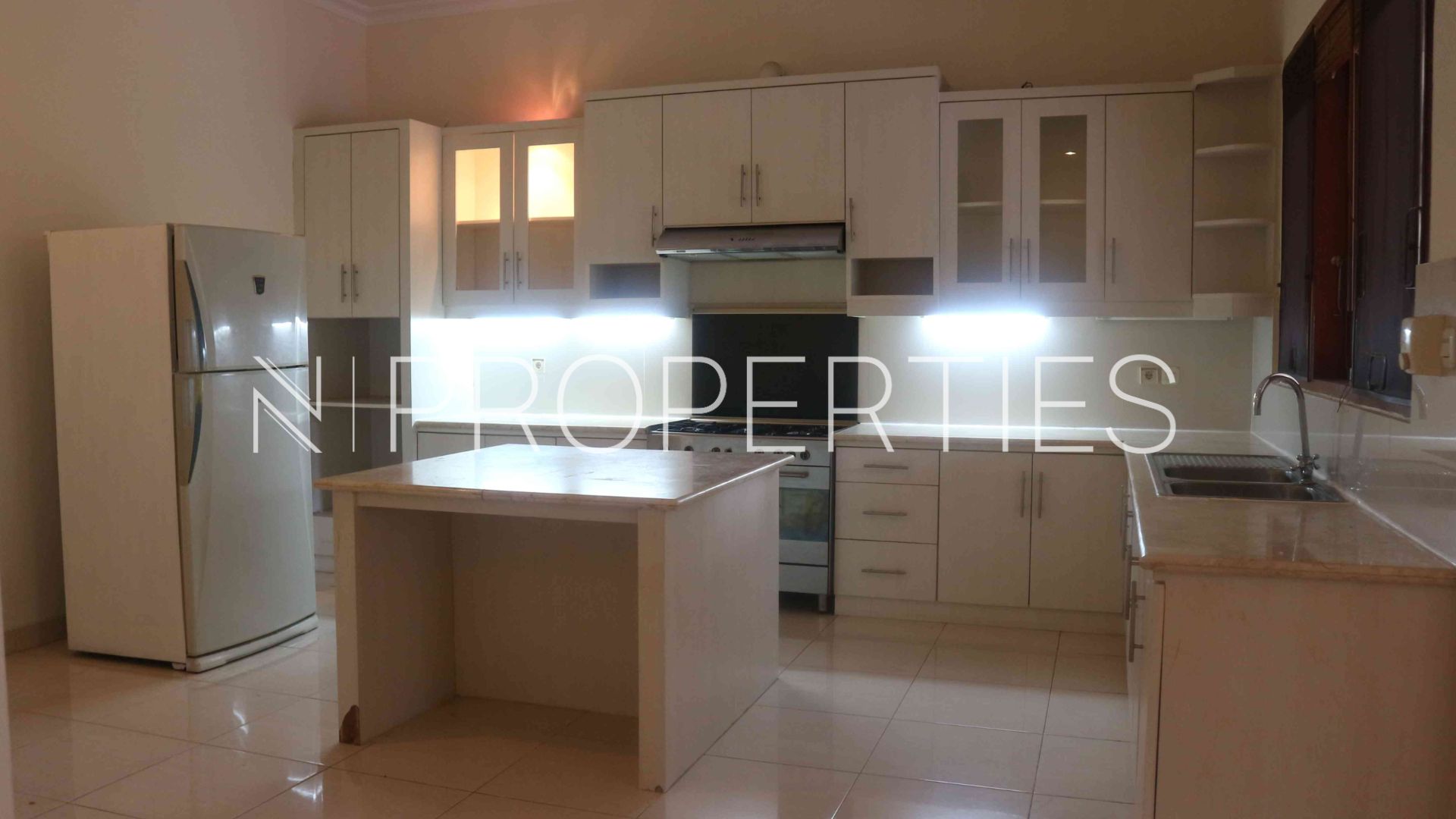 KEMANG TIMUR RAYA NO 50 – Kav D – KITCHEN AREA Modern Stylish 4BR Home at Kemang