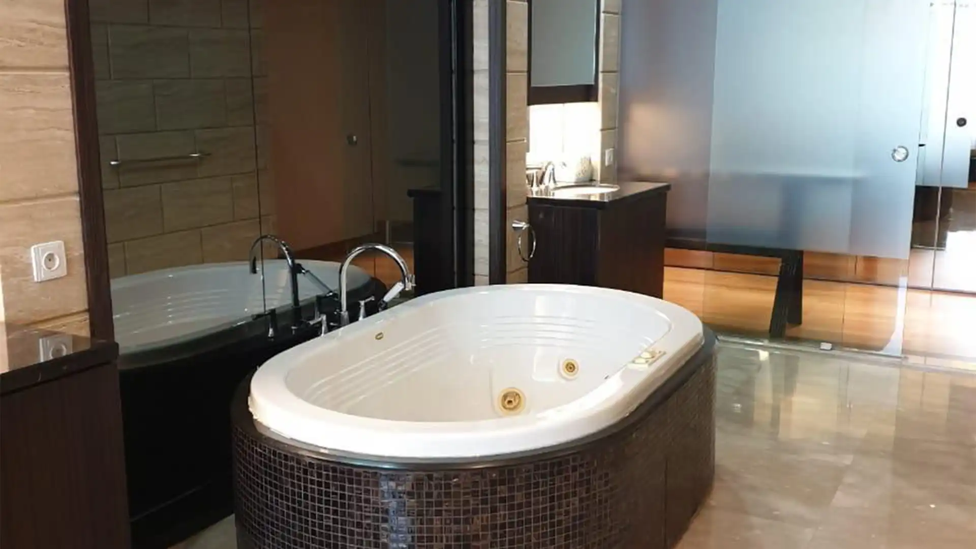 KEMPI-2BR-BATHROOM 1 Kempinski Private Residence – Elegant 2BR