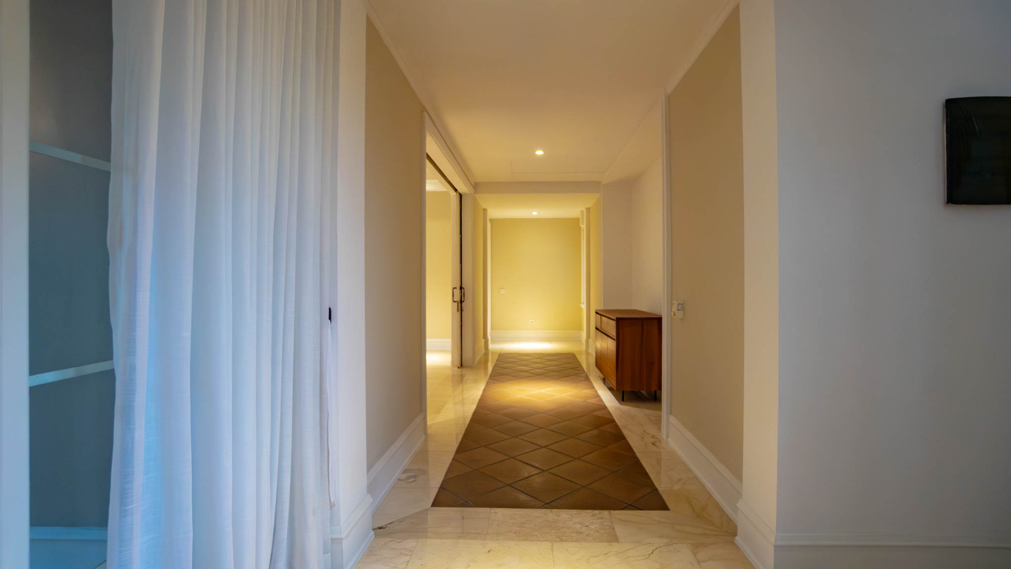 KMG129-07 Large-Scale 5BR House at Kemang