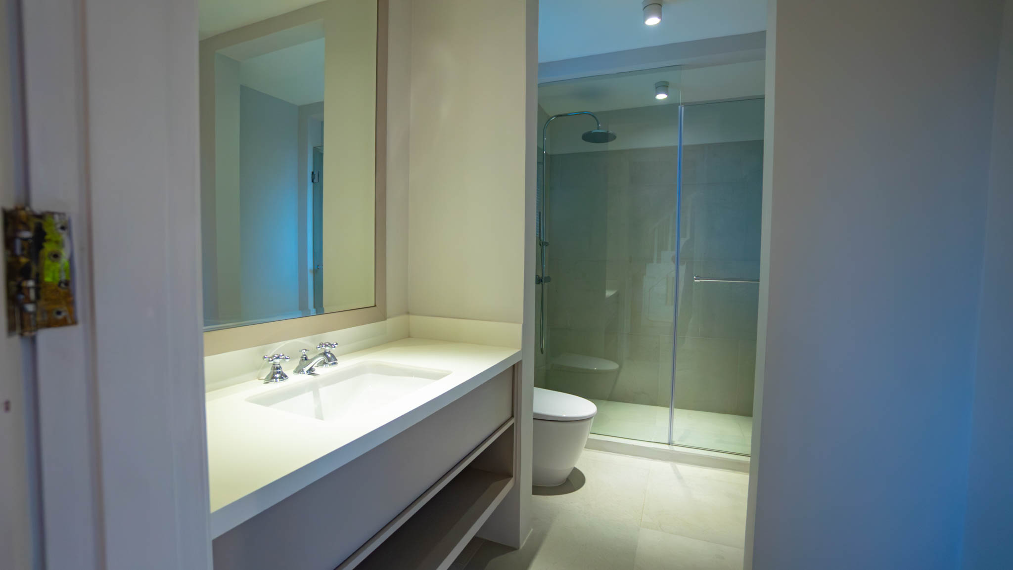 KMG129-19 Large-Scale 5BR House at Kemang