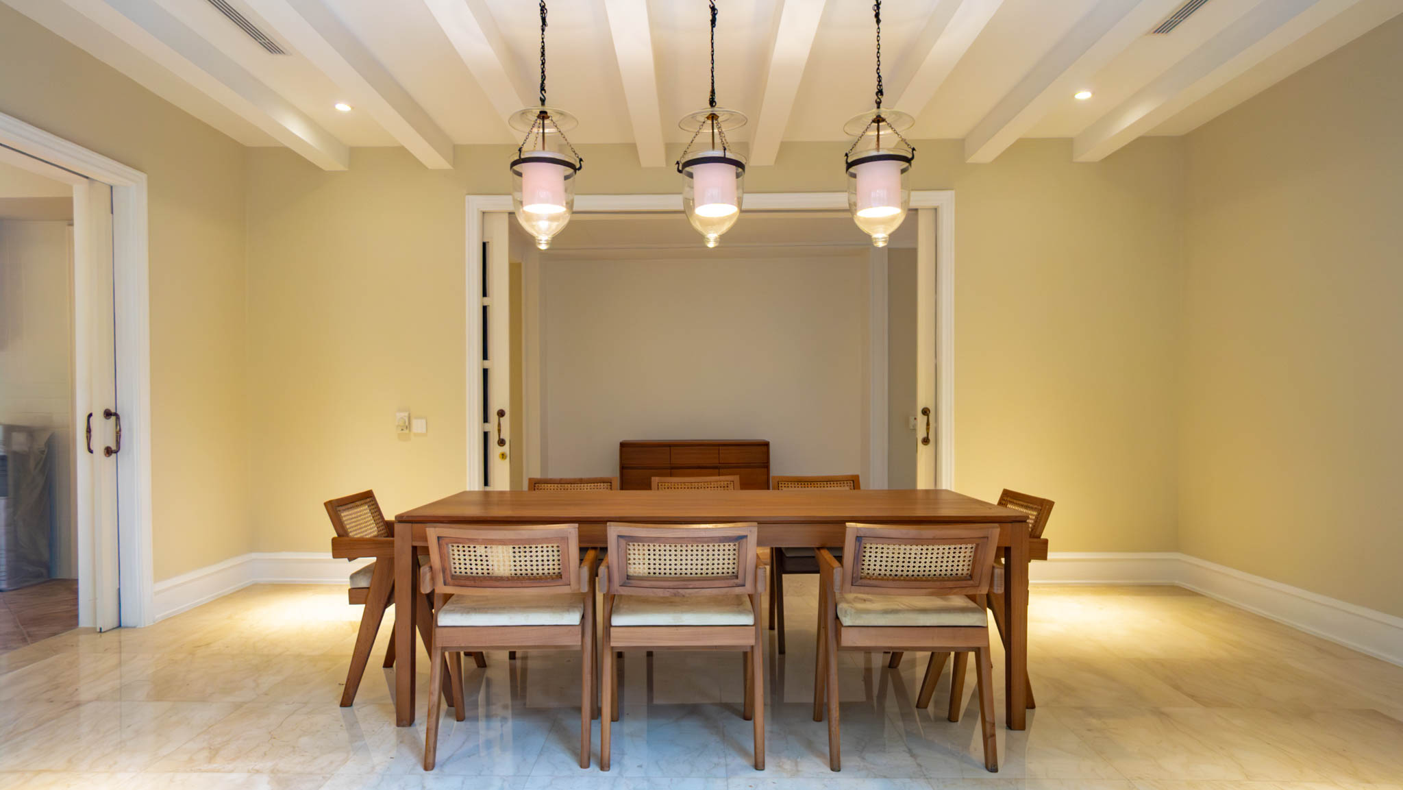 KMG129-55 Large-Scale 5BR House at Kemang
