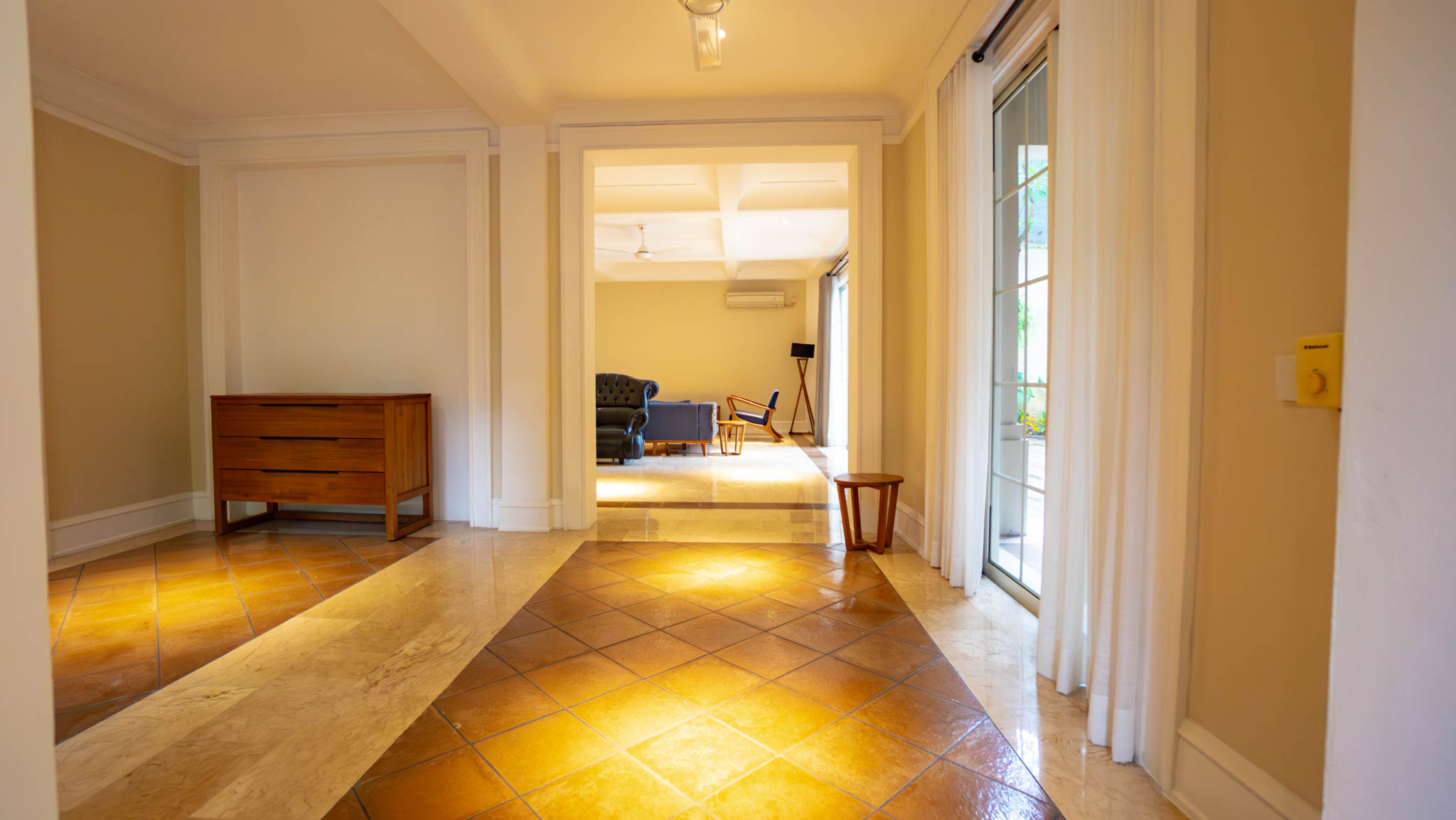 KMG129-70 Large-Scale 5BR House at Kemang