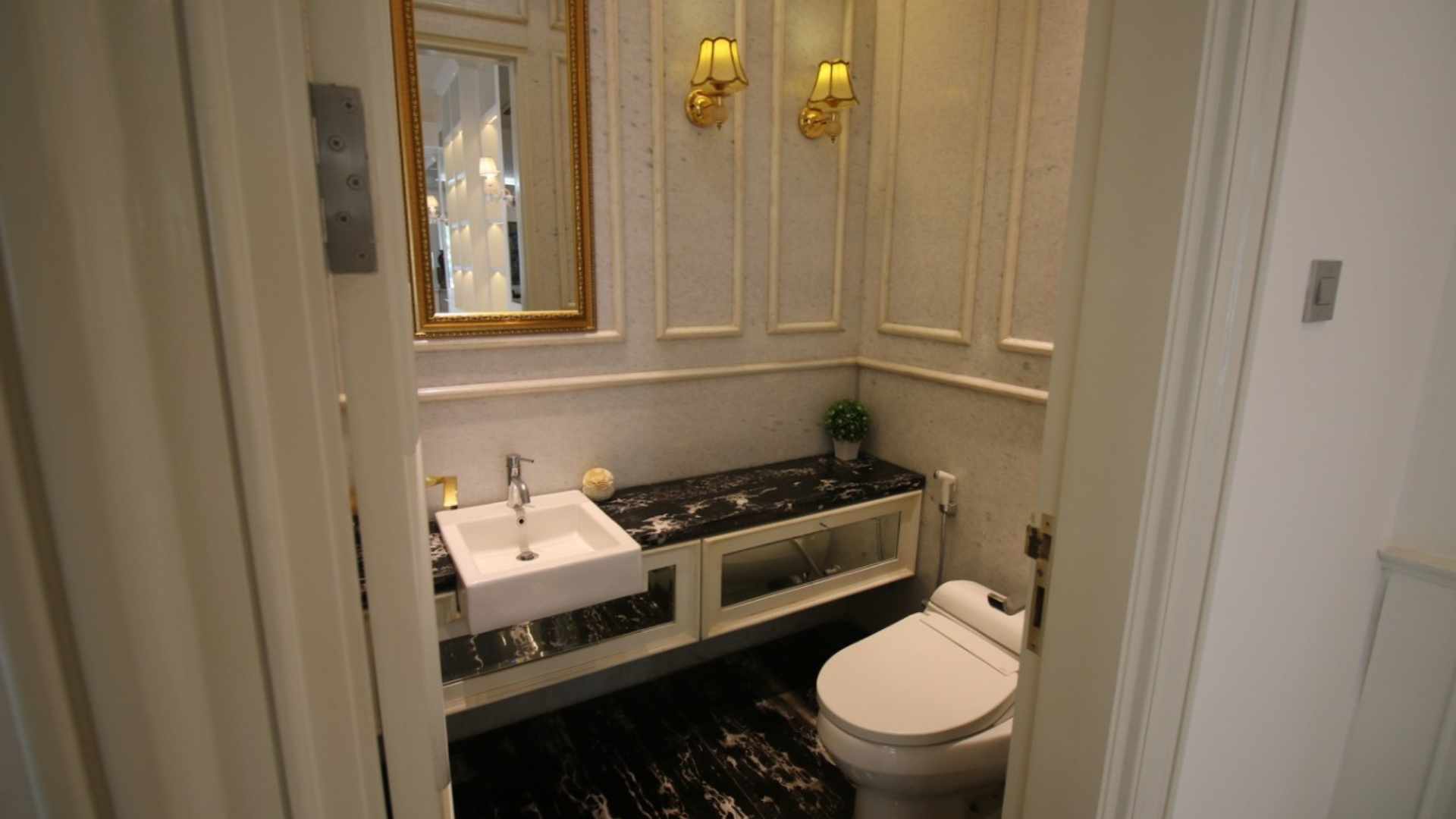 Estate-Scale 5BR Residence at Kuningan