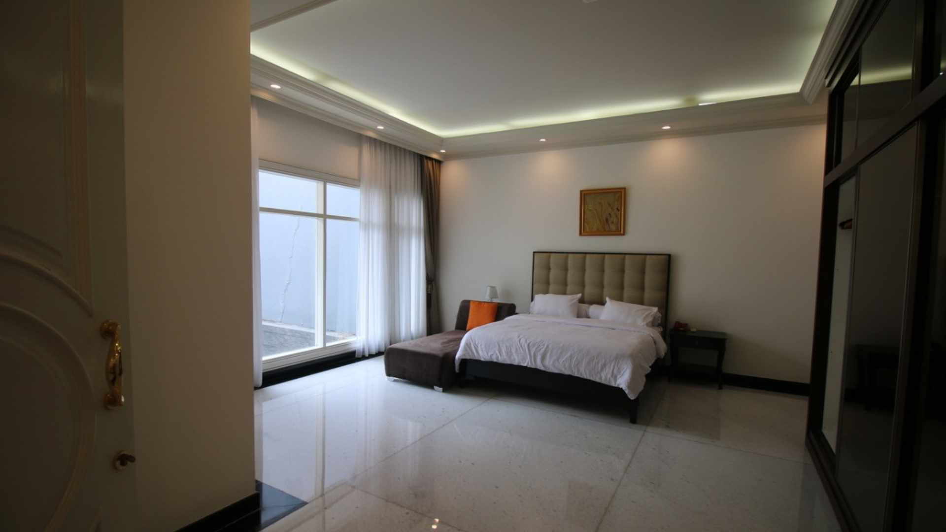 Estate-Scale 5BR Residence at Kuningan