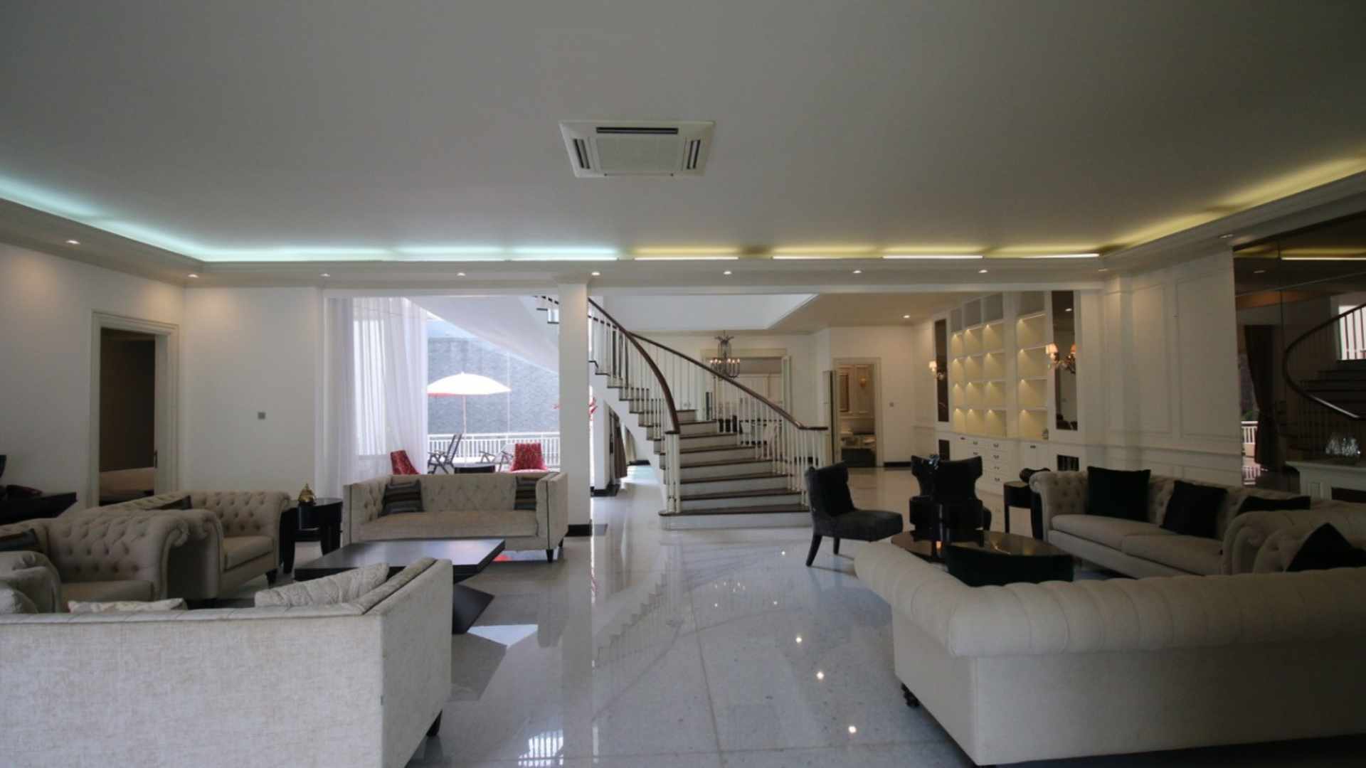 Kuningan-5BR-Open Space