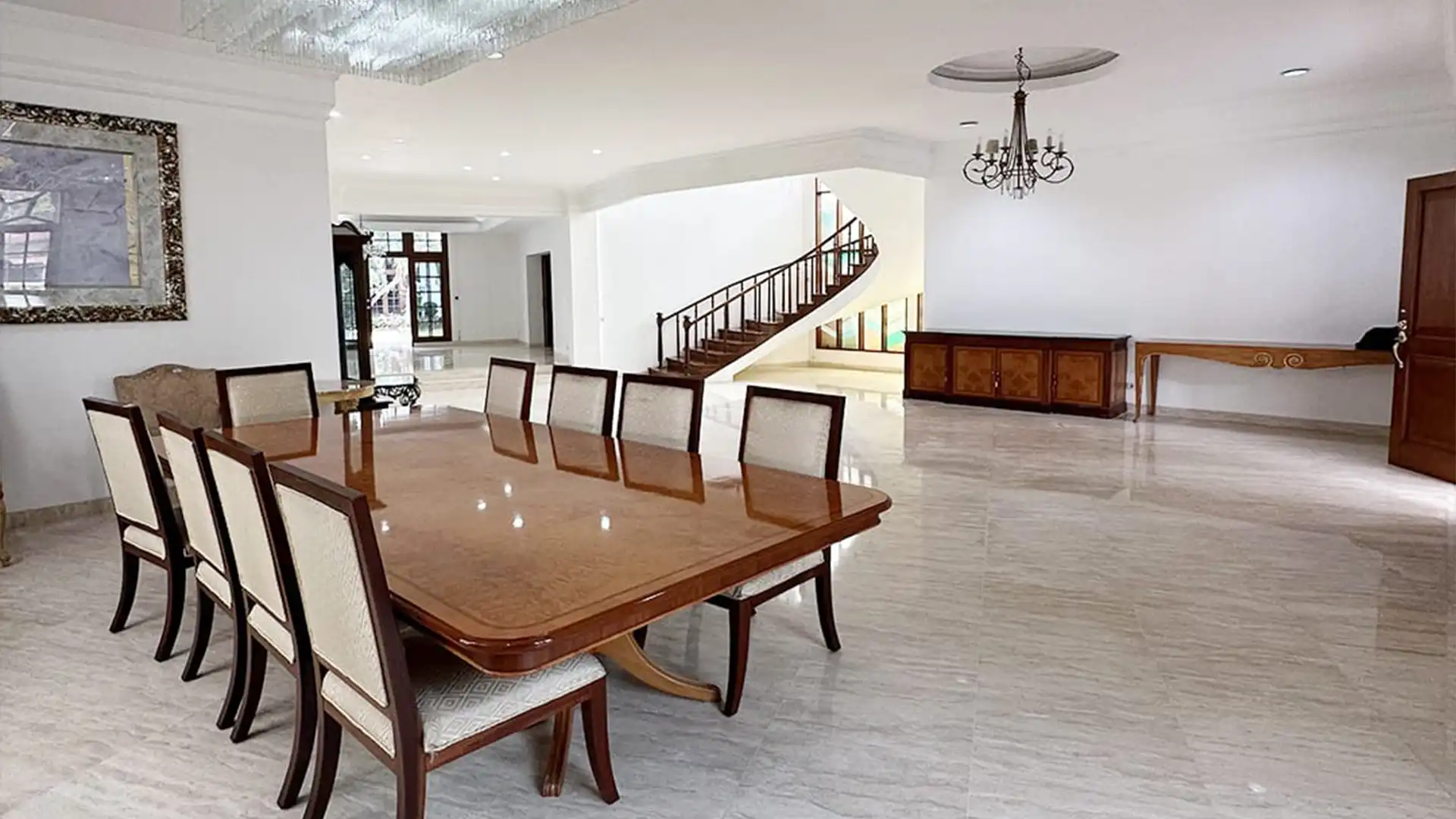 Grand 5BR Estate at Menteng