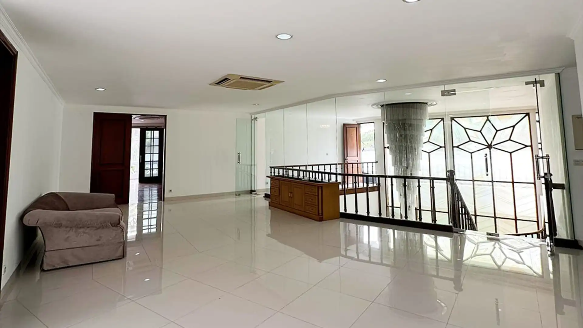 Grand 5BR Estate at Menteng