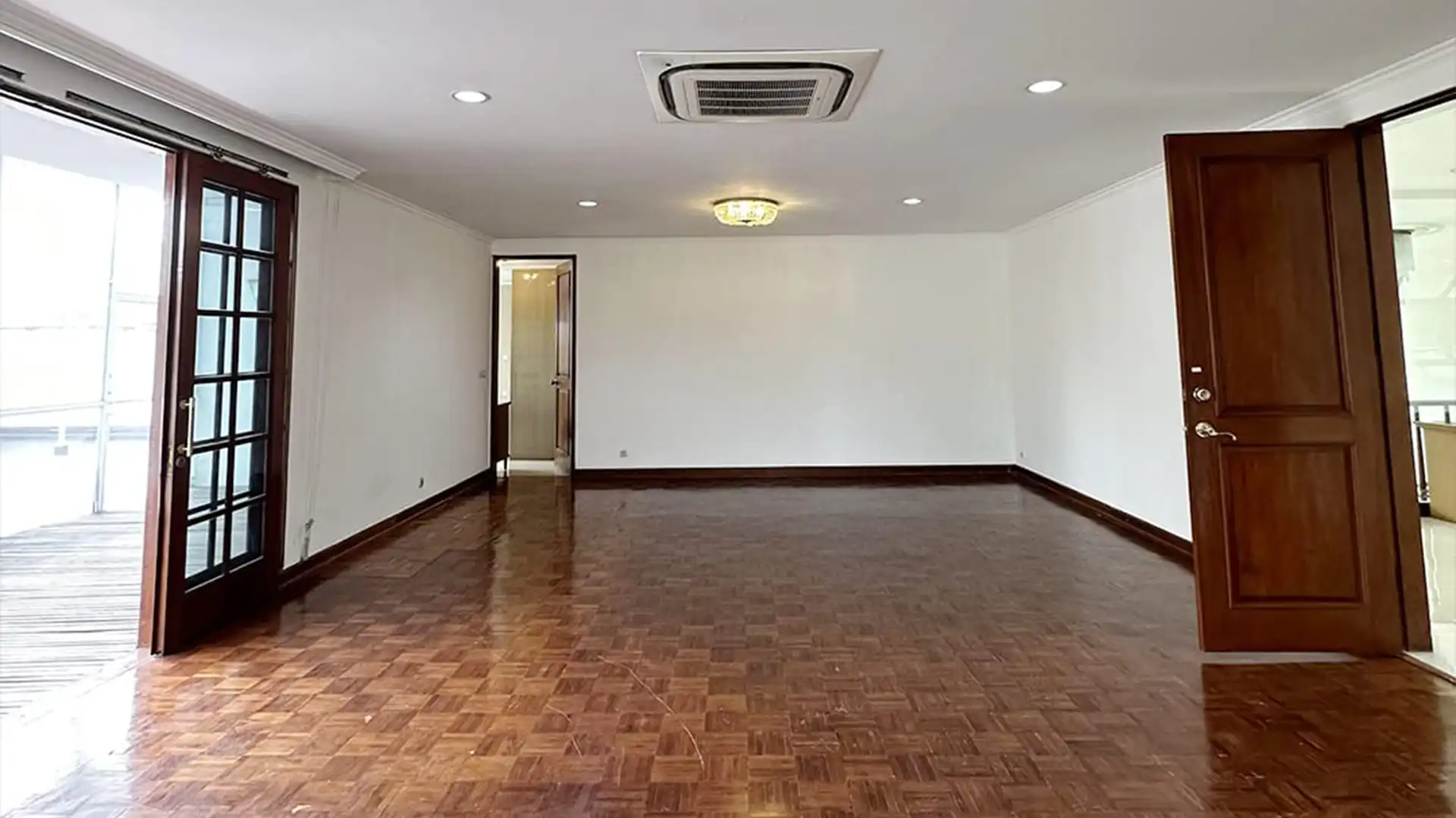 Grand 5BR Estate at Menteng