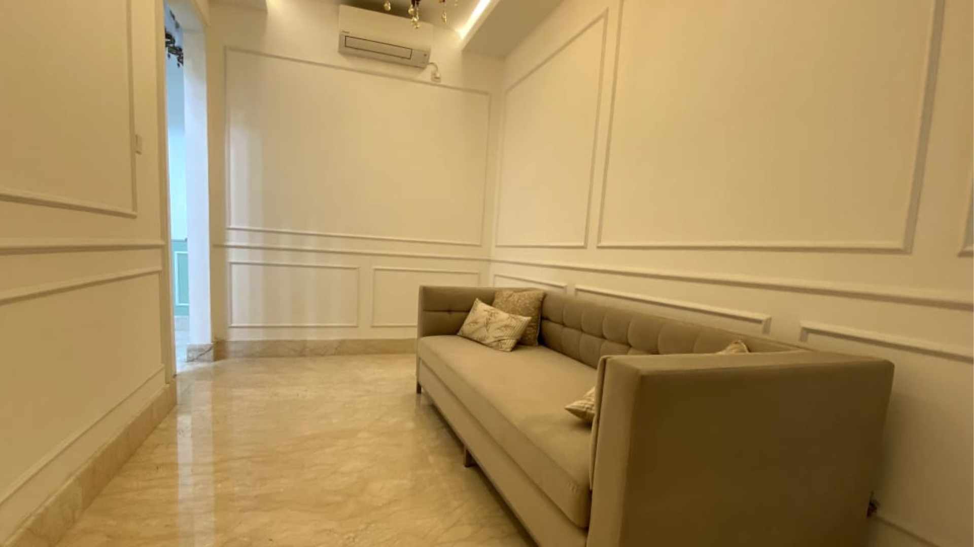 Menteng-4BR-Multifucntional Room Well-Proportioned 4BR House at Menteng