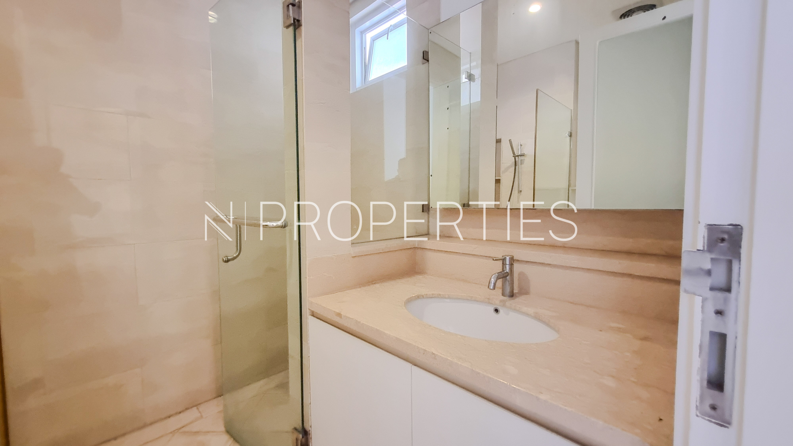 PEJATEN BARAT 2 KAV Y – BATHROOM 4 Well-Designed 4BR Home at Pejaten