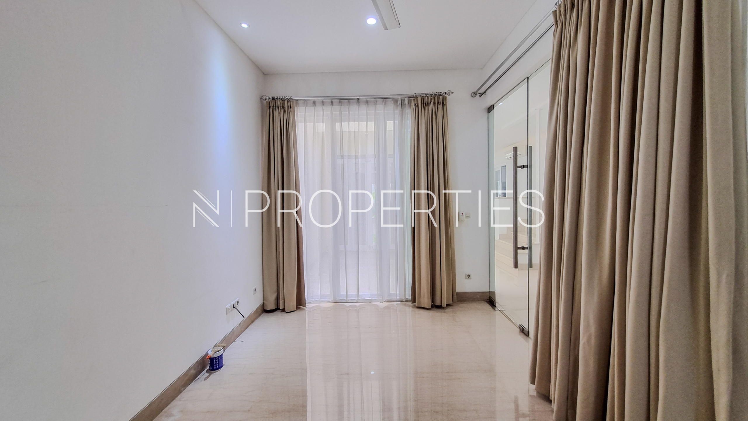 PEJATEN BARAT 2 KAV Y – BEDROOM Well-Designed 4BR Home at Pejaten