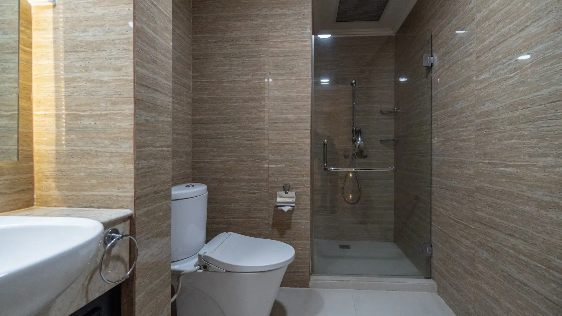 Pondok Indah Golf Apartment – Premium 3BR