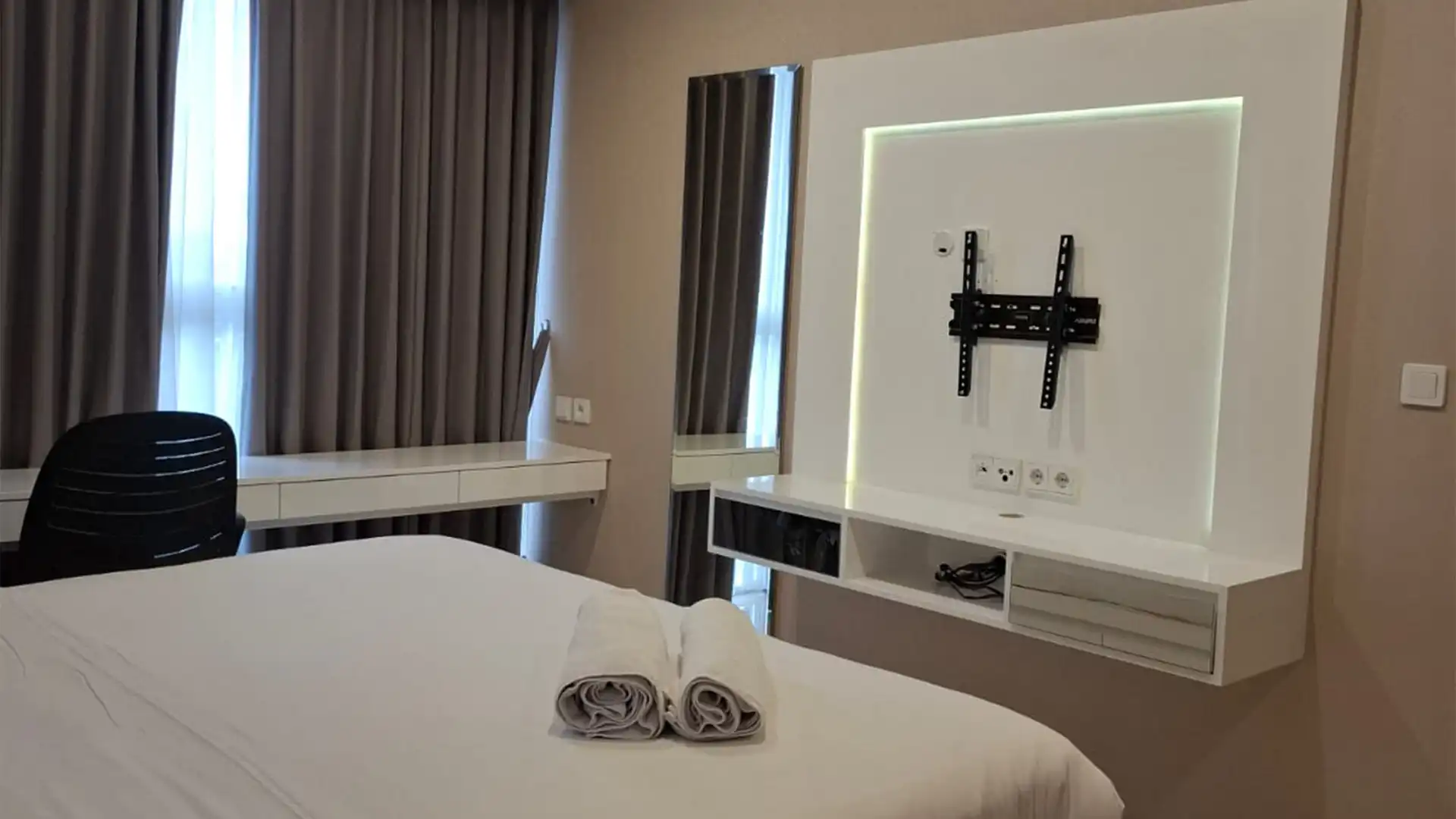 PONDOK INDAH RESIDENCE-2BR-BEDROOM 1 Pondok Indah Residence – Well-Balanced 2BR