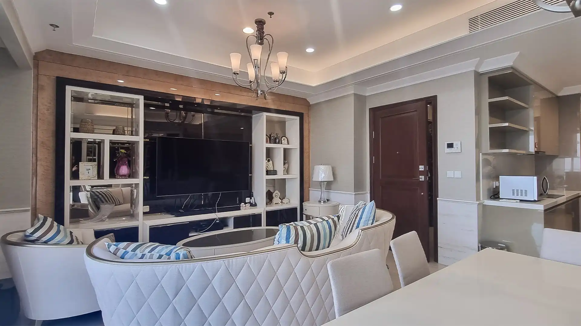 PONDOK INDAH RESIDENCE-3BR-LIVING AREA SIDE VIEW Pondok Indah Residence – Premium 3BR