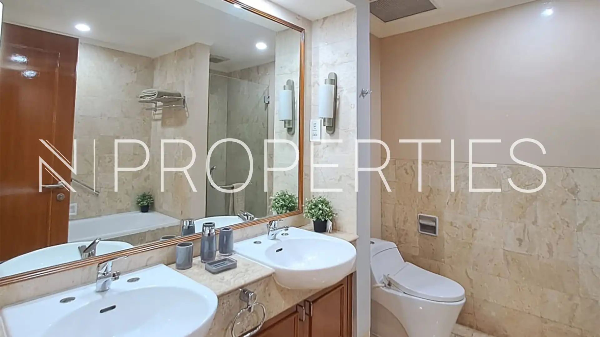 Pondok Indah Golf-3BR-Bathroom Pondok Indah Golf Apartment – Practical 3BR