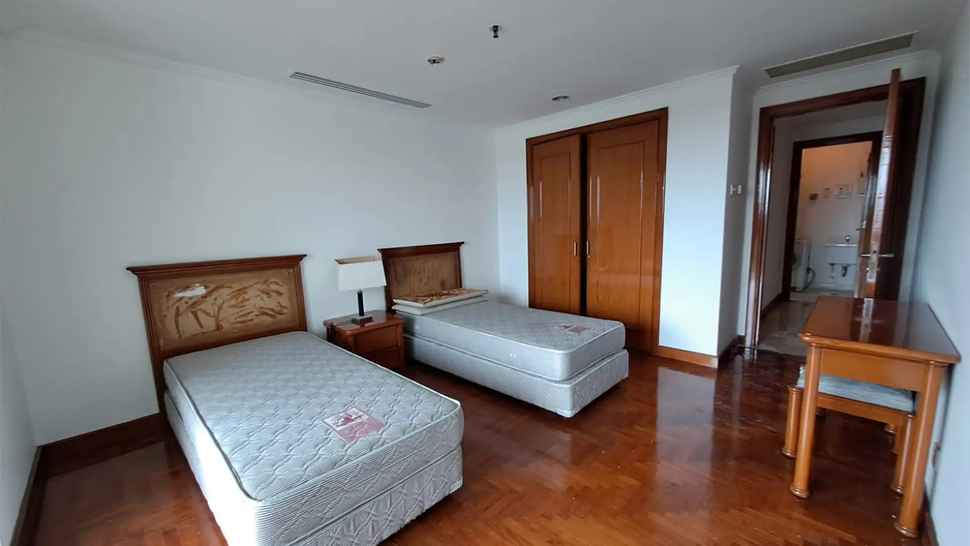 Well-Sized 3BR – Pondok Indah Golf Apartment