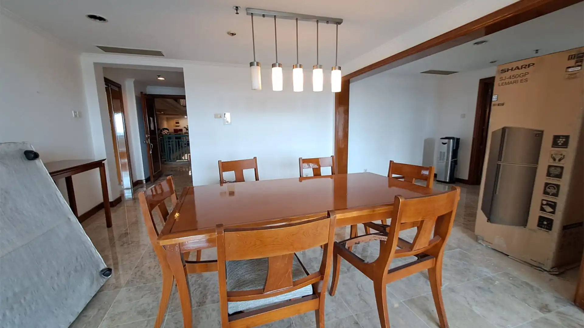 Well-Sized 3BR – Pondok Indah Golf Apartment