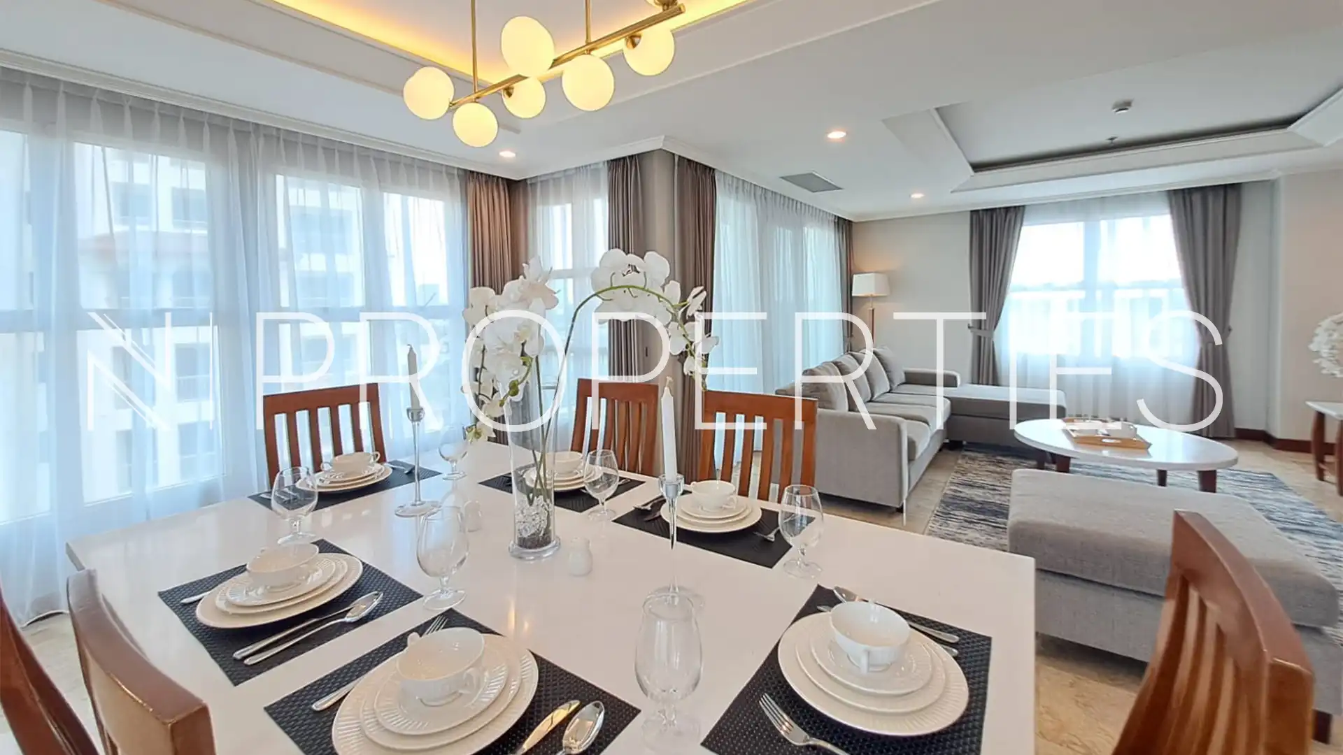Pondok Indah Golf-3BR-Dining Table Pondok Indah Golf Apartment – Practical 3BR