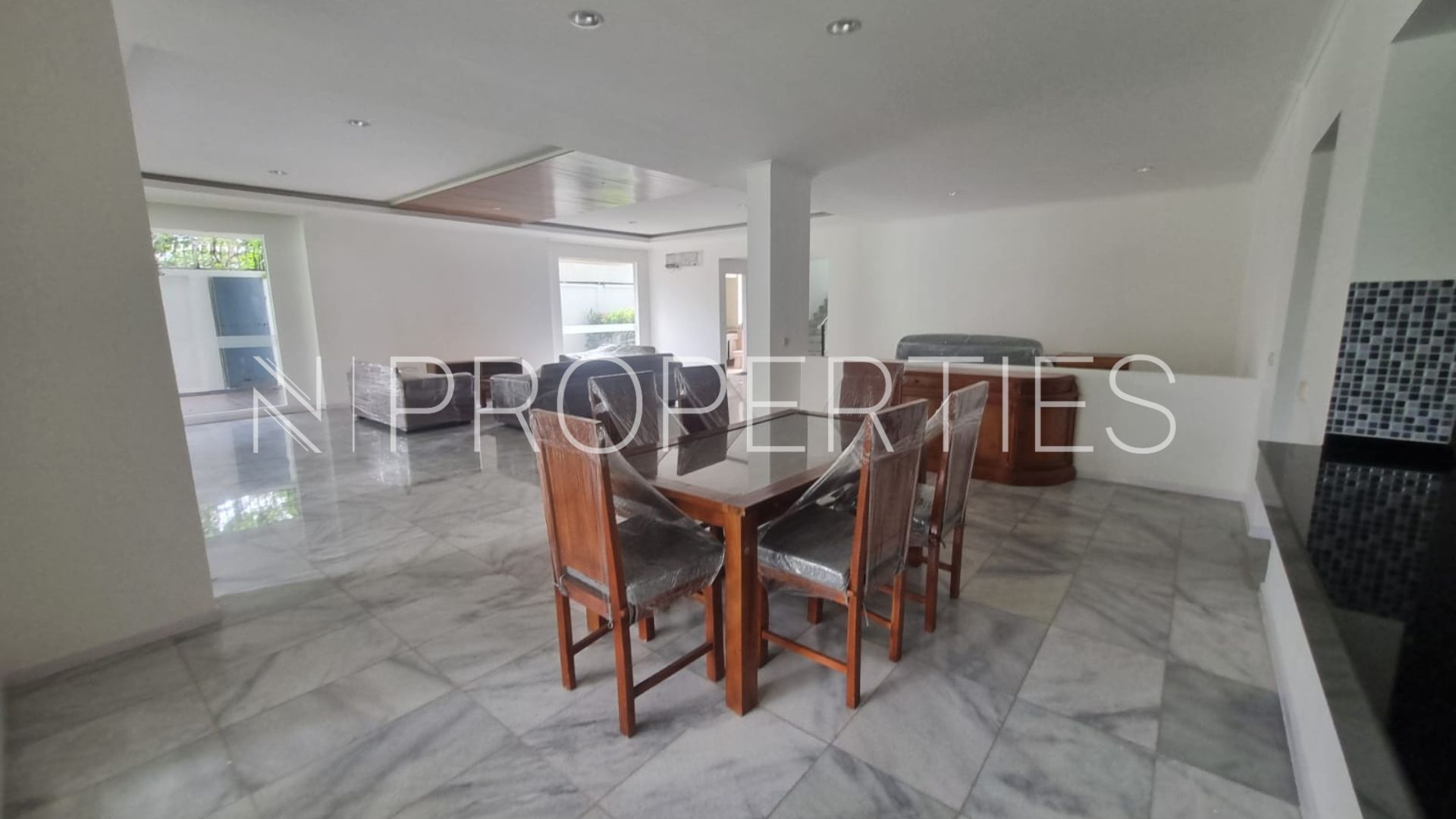 Puri Sakti 2 Kav E – Dining Area Cipete – Expansive 4BR Family House