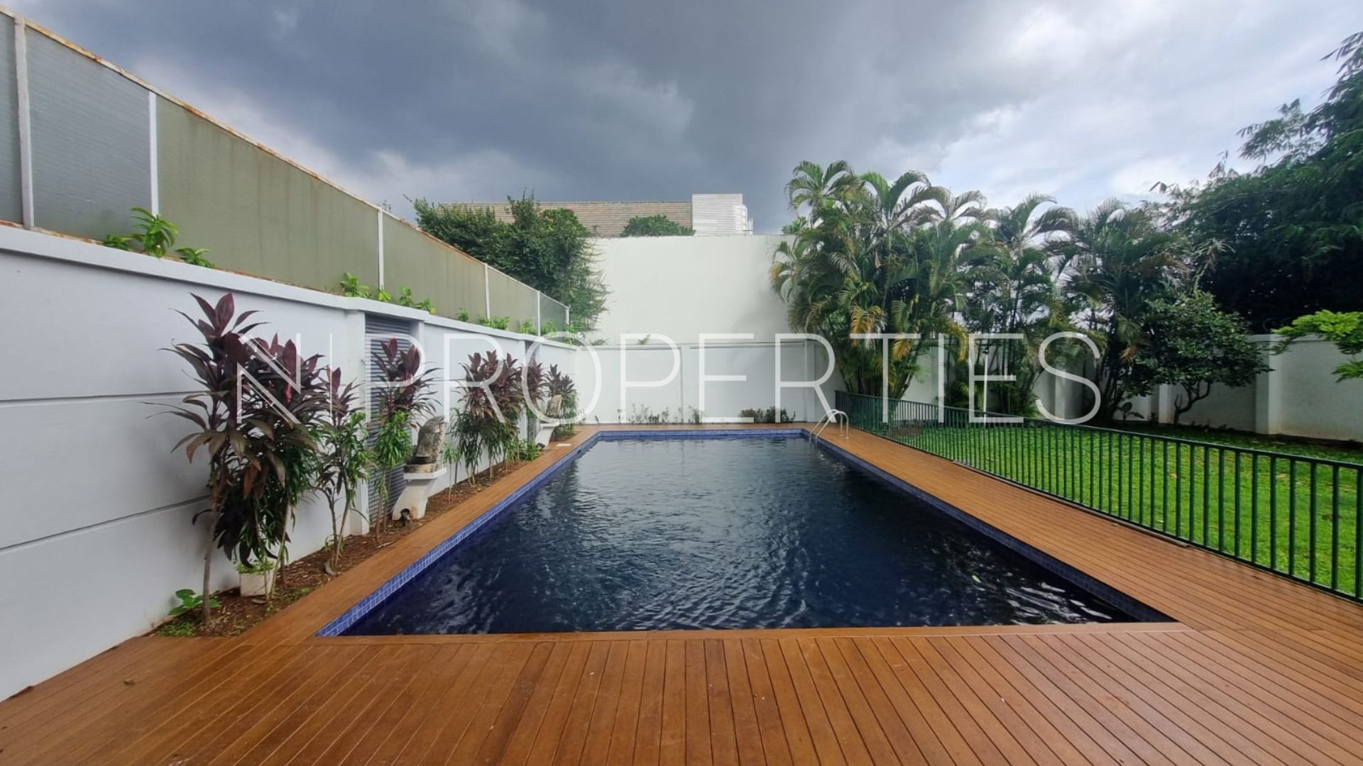 Puri Sakti 2 Kav E – Swimming pool Puri Sakti 2 Kav E - Swimming pool