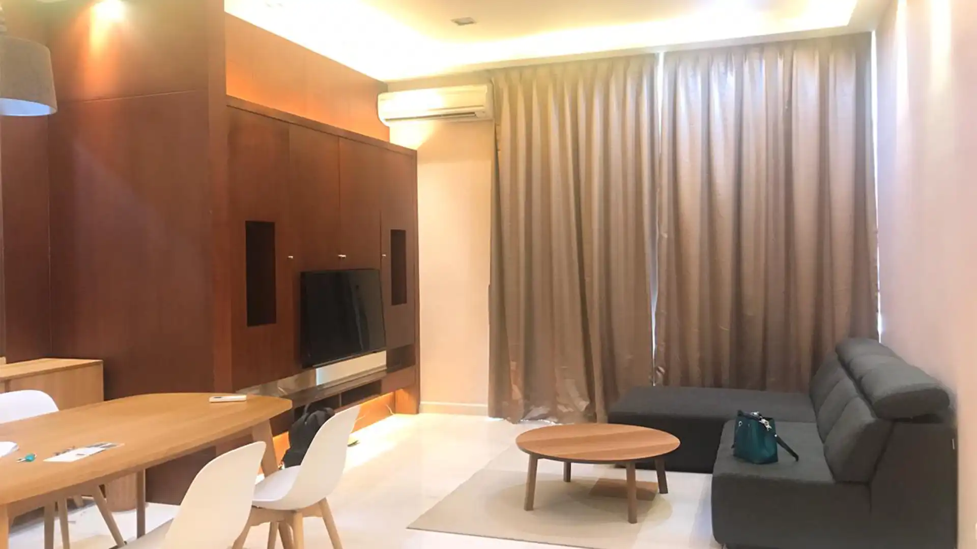 SENAYAN RESIDENCE-3BR-LIVING AREA Senayan Residence – Well-Proportioned 3BR
