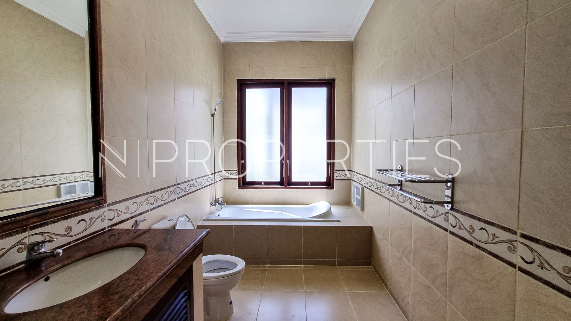 emang 4 no 6B Kav 2 – BATHROOM 3 Kemang House – Modern Stylish 4BR