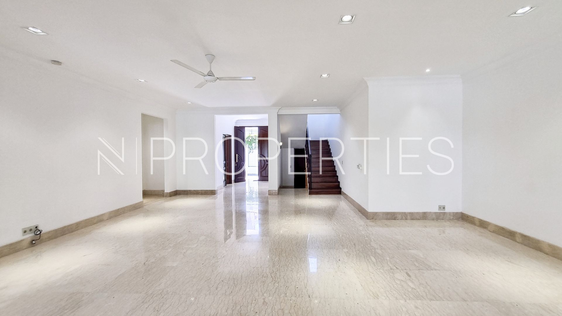 emang 4 no 6B Kav 2 – LIVING AREA Kemang House – Modern Stylish 4BR