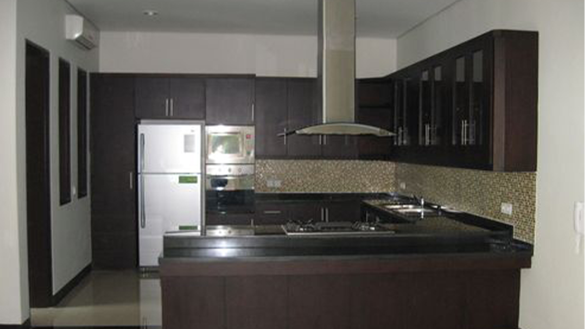 CILANDAK TENGAH 2-4BR-KITCHEN AREA Well-Proportioned 4BR at Cilandak House