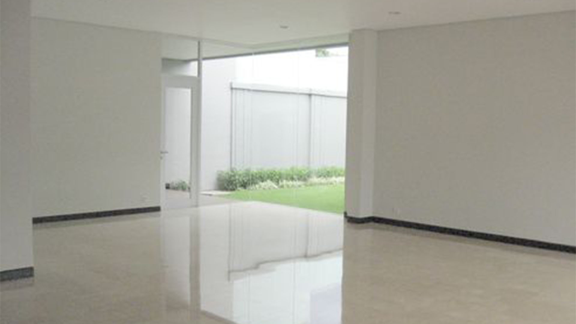 CILANDAK TENGAH 2-5BR-LIVING AREA Cilandak House – Spacious 5BR Family Residence