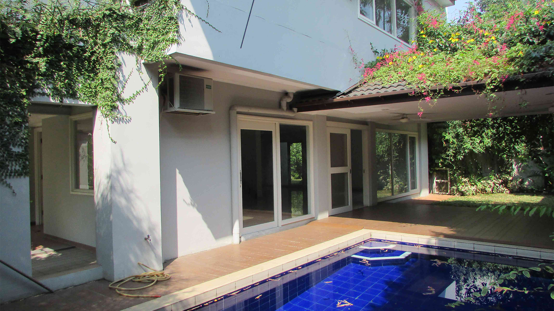 CIPETE-4BR-BACKYARD & SWIMMING POOL CIPETE-4BR-BACKYARD & SWIMMING POOL
