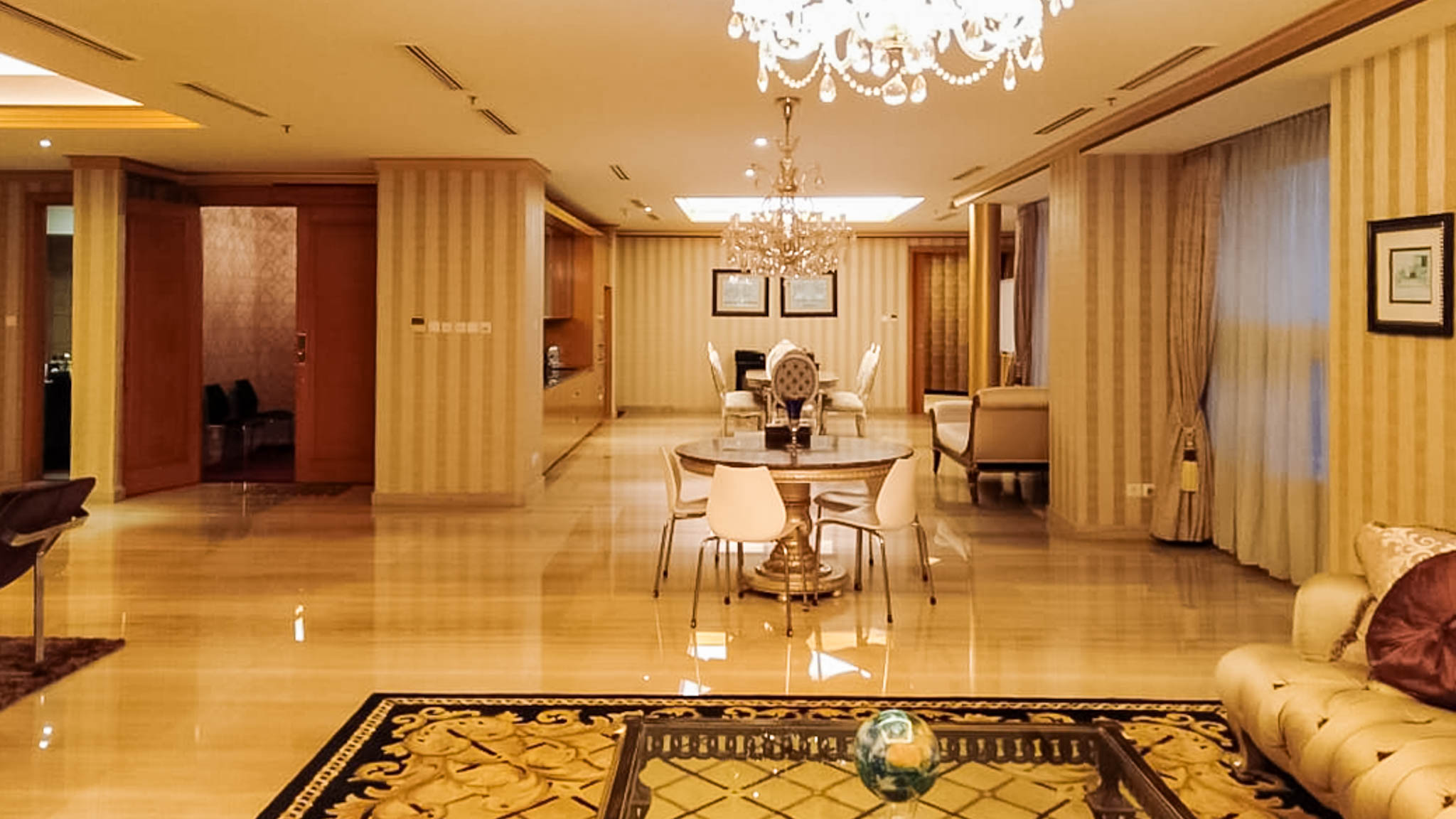 Kempi-57-59F-LIVING & KITCHEN 3 Ultra-Spacious Family Living in the Heart of Jakarta’s CBD – Kempinski Private Residence 4BR