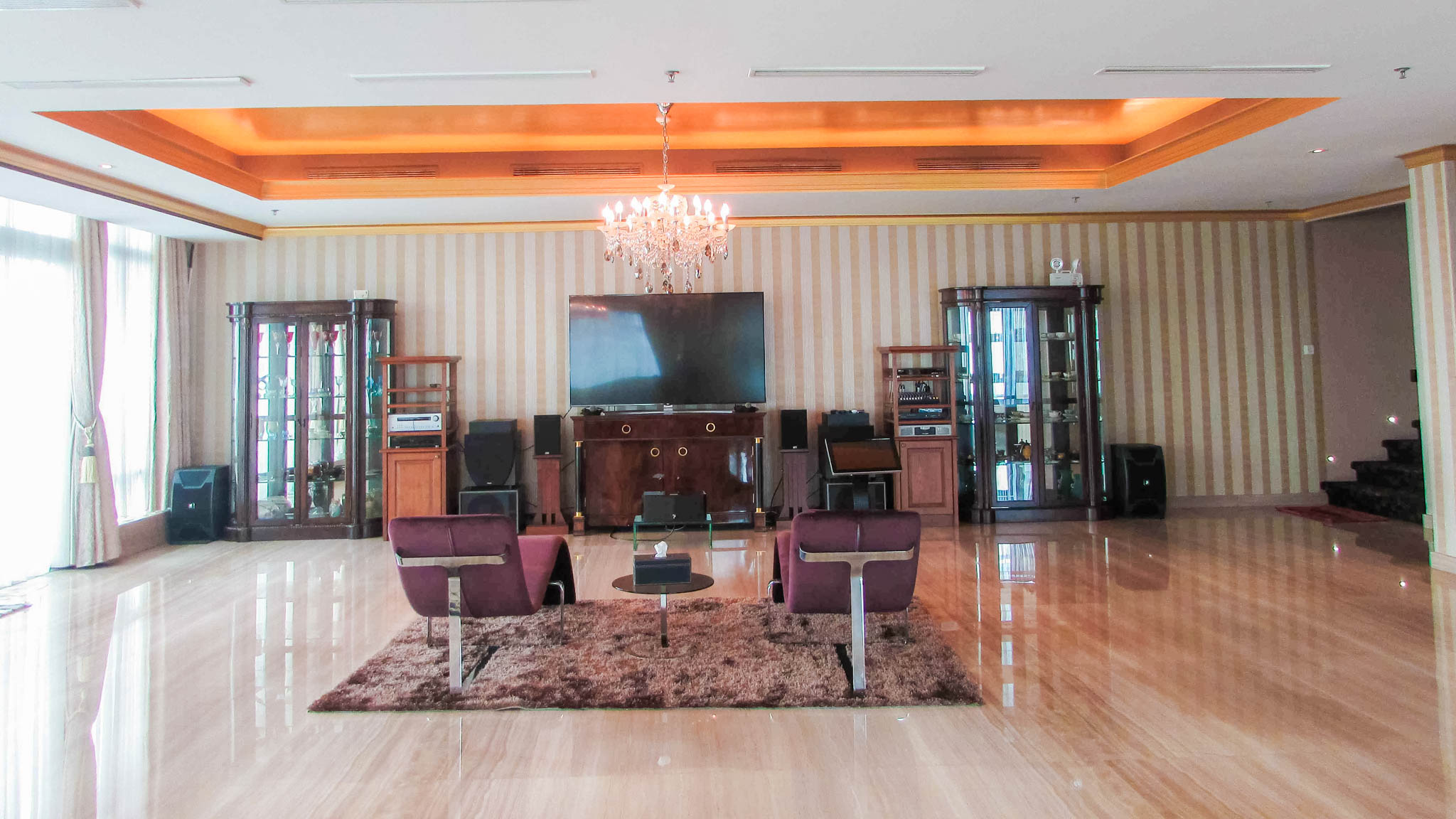 Kempi-57-59F-LIVING ROOM 2 Ultra-Spacious Family Living in the Heart of Jakarta’s CBD – Kempinski Private Residence 4BR