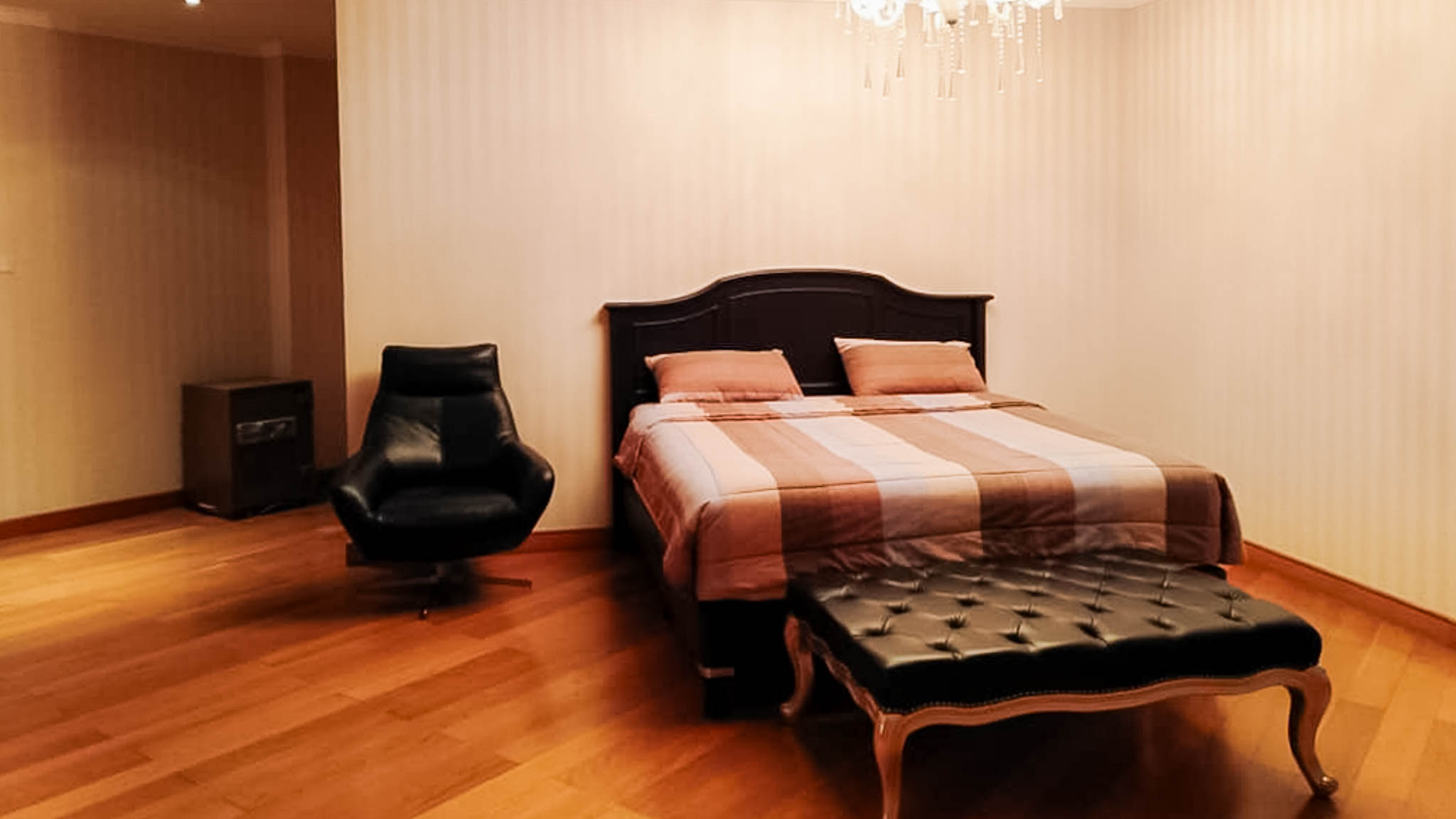 Kempi-57-59F-MASTER BEDROOM 2 Ultra-Spacious Family Living in the Heart of Jakarta’s CBD – Kempinski Private Residence 4BR
