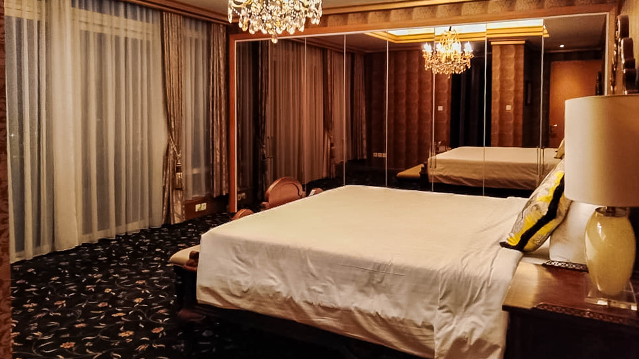 Kempi-57-59F-MASTER BEDROOM 4 Ultra-Spacious Family Living in the Heart of Jakarta’s CBD – Kempinski Private Residence 4BR