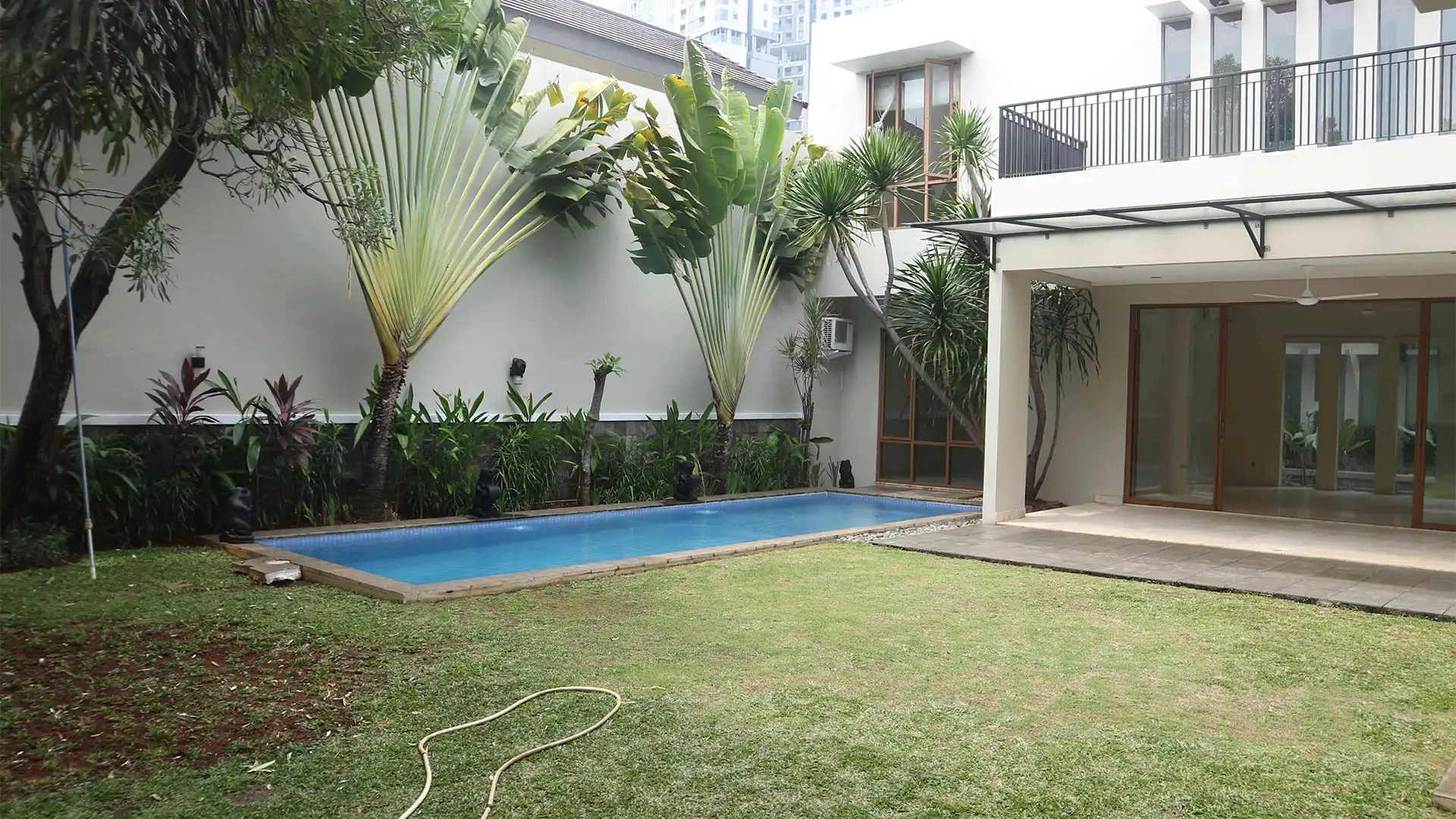 PEJATEN-4BR-BACKYARD & SWIMMING POOL 1