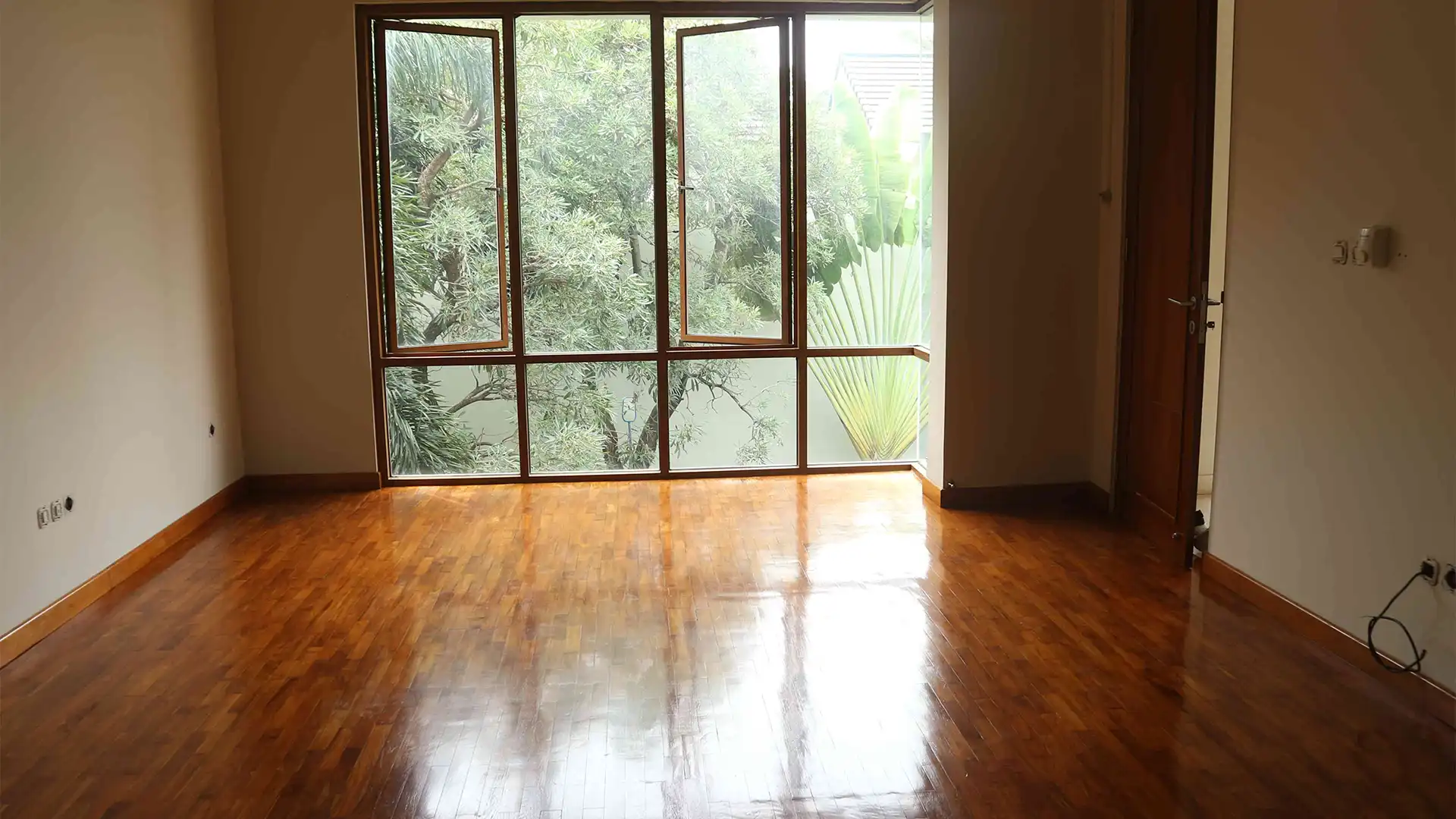 Large 4BR Family Residence at Pejaten